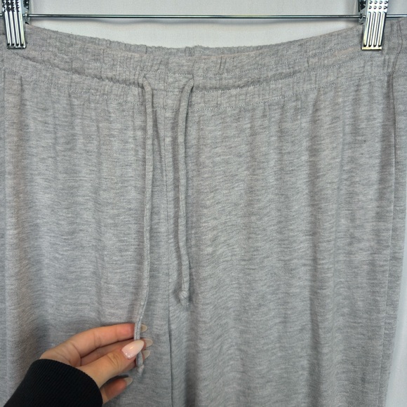 Aritzia Wilfred Free Grey Free Lounge Lo-Rise Sweatpant Size Medium - Picture 2 of 7